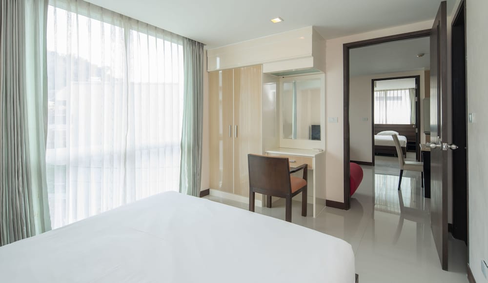 The Kris Condo by Knock-Knock