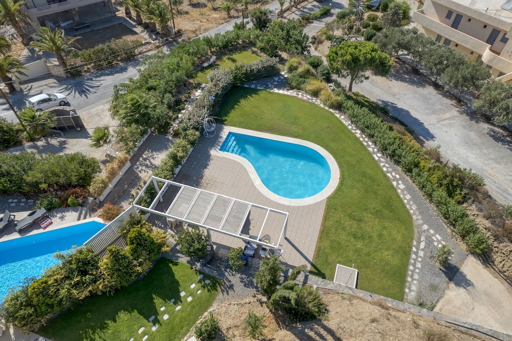Blue Hills Villas by Estia Green 3