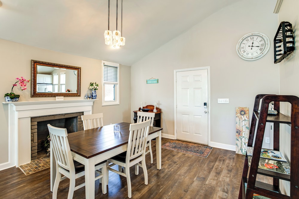 Lake Murray Retreat w/ Fishing Dock, Near Marinas!