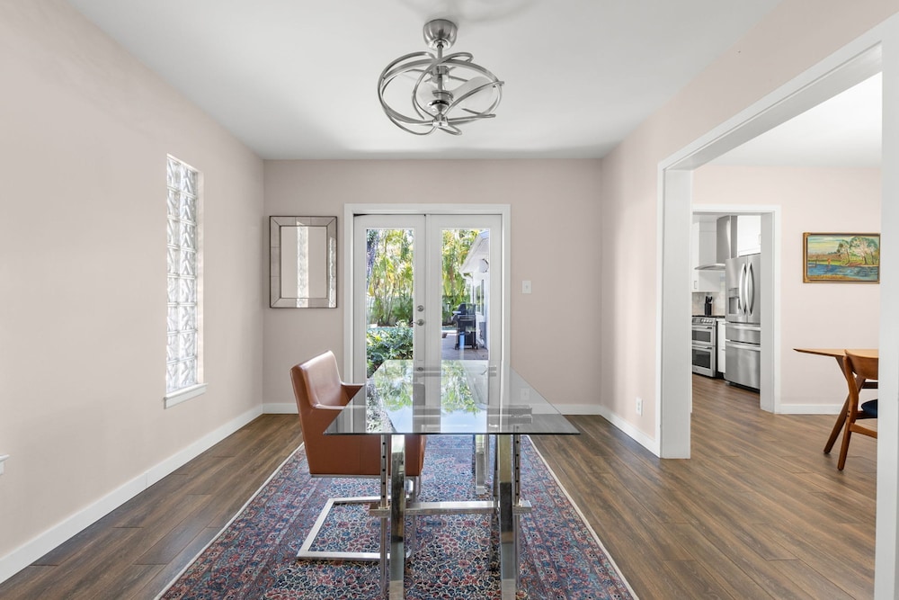 NEW Sunset Serenity - South Tampa Home With Pool