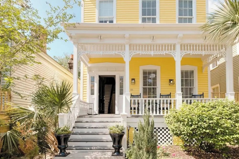 Beautifully Renovated 5 bedroom 5 bath