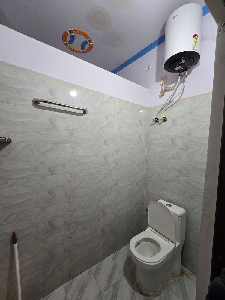 Avadh Dham Guest House