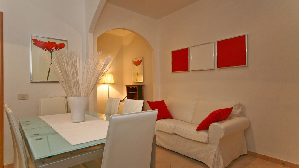 Rental In Rome Red & White Apartment