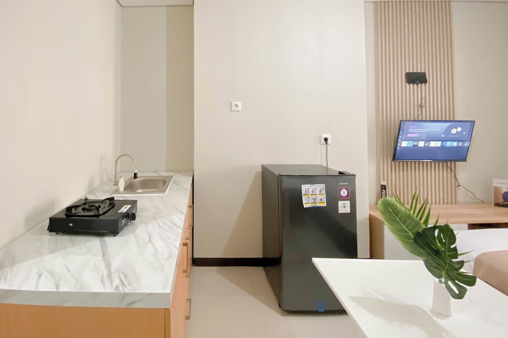 Best Furnished And Homey Studio Nifarro Park Apartment