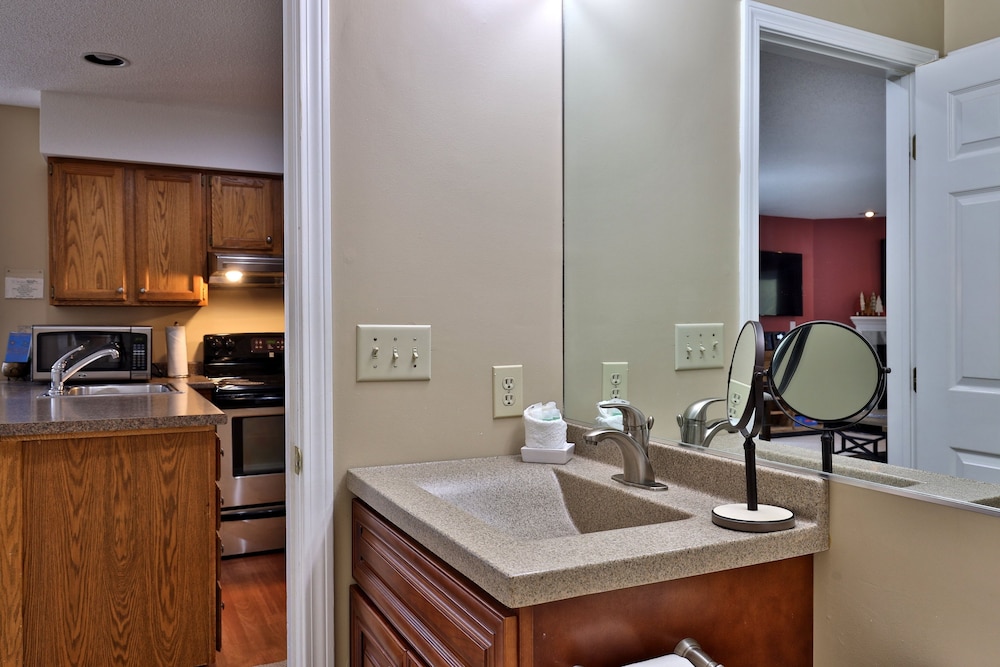 Pico Mountain Condo F106 3 Bedroom Home