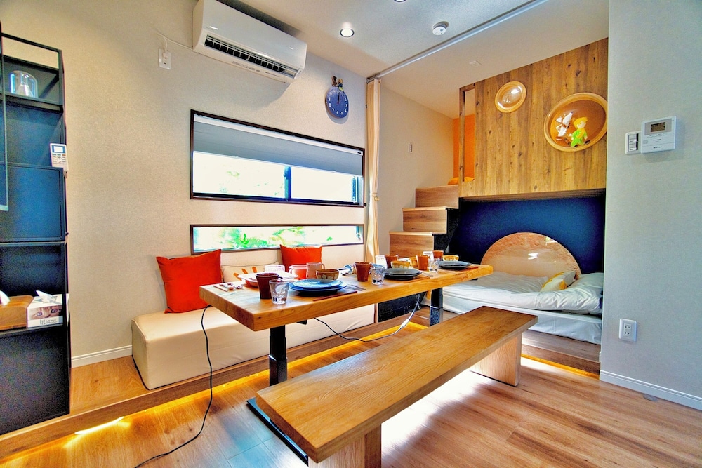 Tokyo Nook