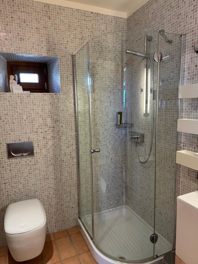 SMARTnoOK Rooms & Apartment