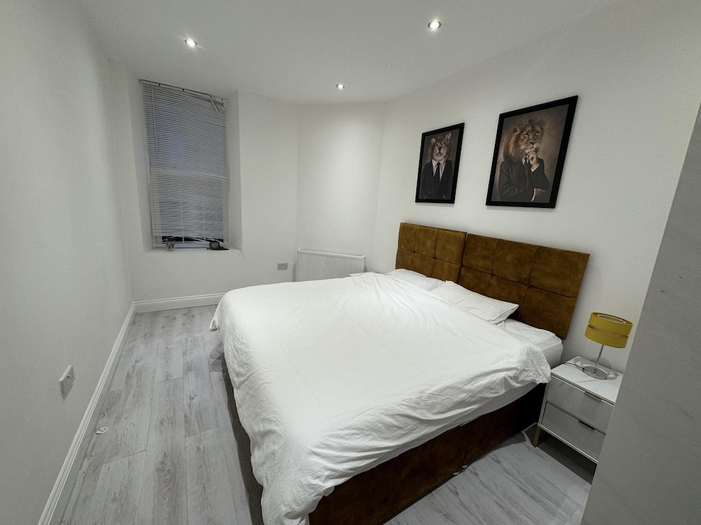 Beautiful 1-bed Apartment in Walton on the Naze view 5