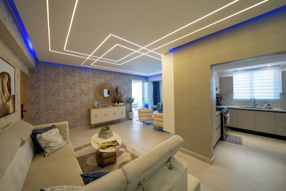 Enjoy Stylish 3br 3, 5b Stylish, Downtown Ocean View