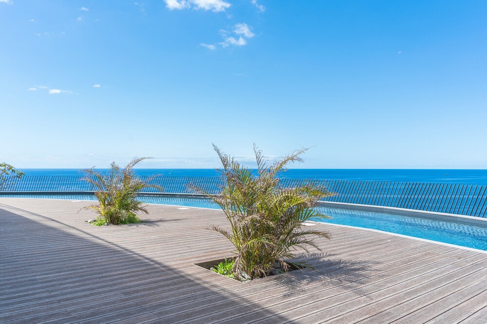 Big Cliff Apartment by Atlantic Holiday