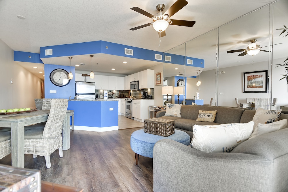 Grand Panama Beach Resort by Book That Condo