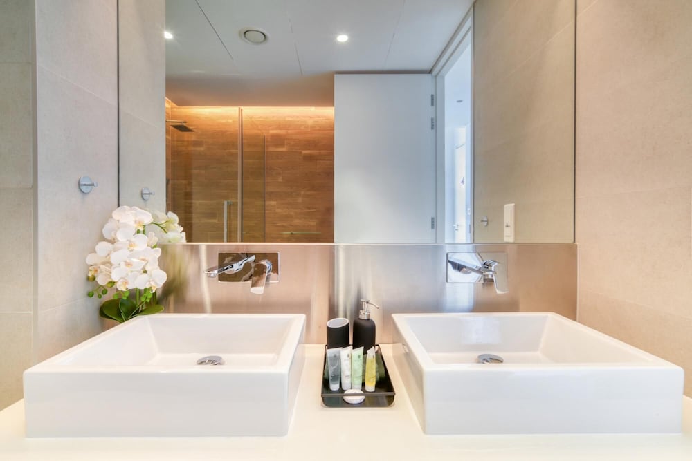 Sparkling Balcony Sea View Apt in Bluewaters