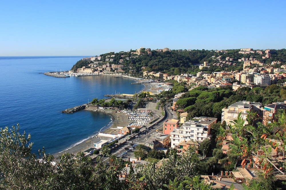 Charming Flat in Cogoleto 3 view 2