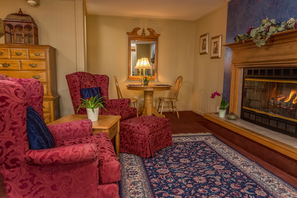 Goldmoor Inn