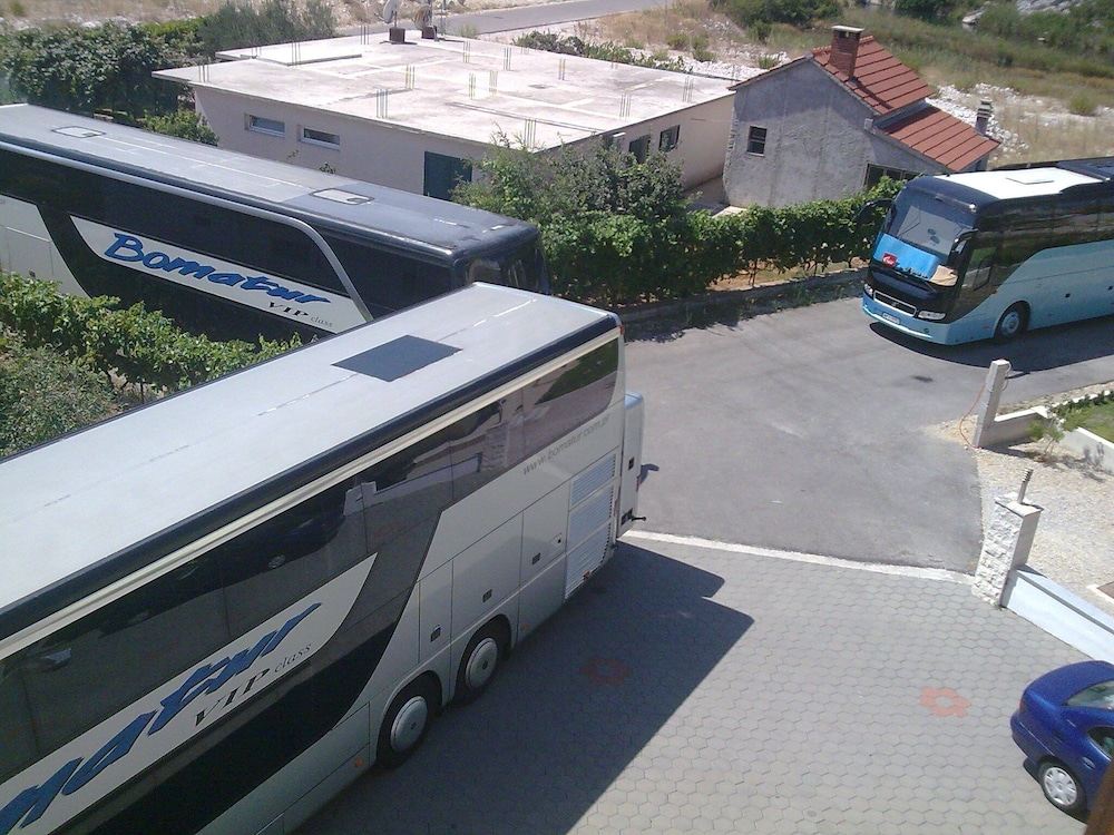 Photo 48