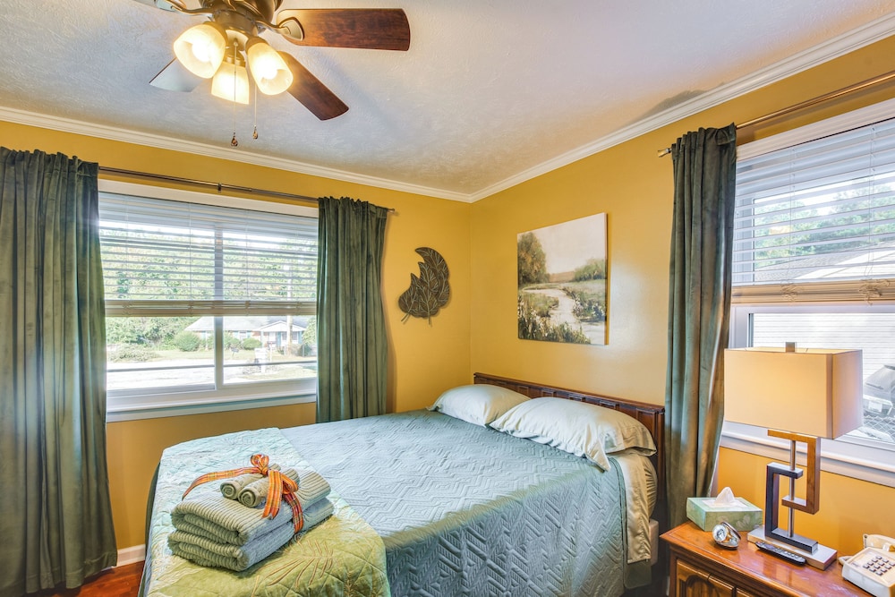 1 Mi to Fort Bragg: Family Home w/ Backyard