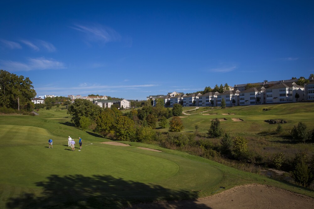 Green Mountain Grand 4 Bedroom Condo by RedAwning