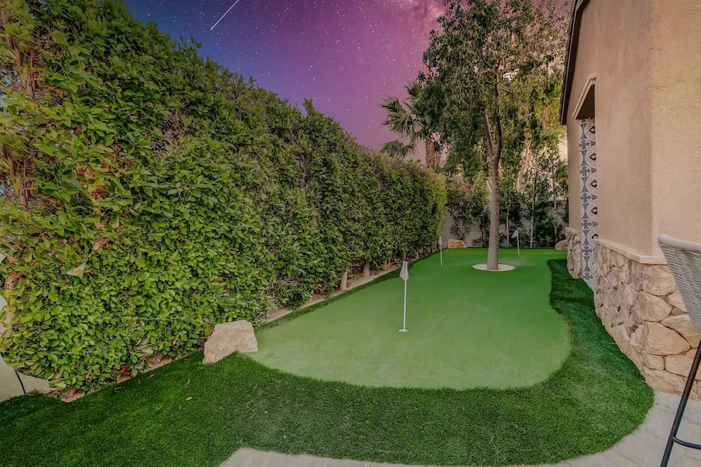 Ohana Whaleslide 7bd Pickleball Game RM GYM