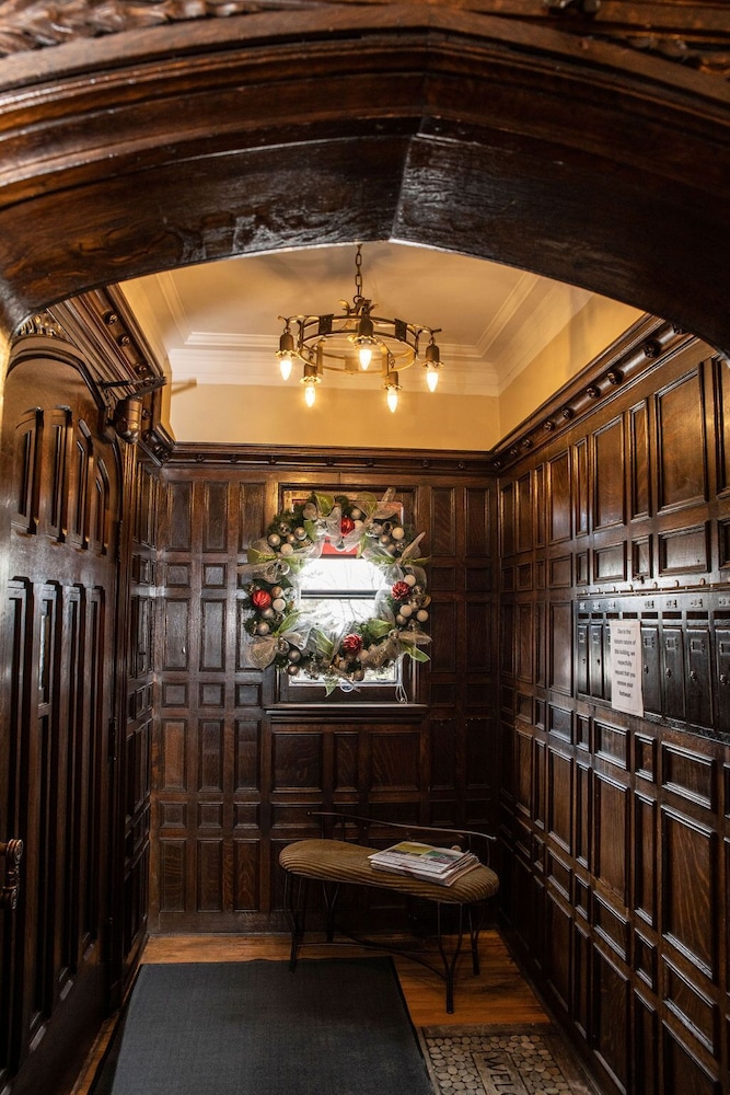 Grey Gables Inn
