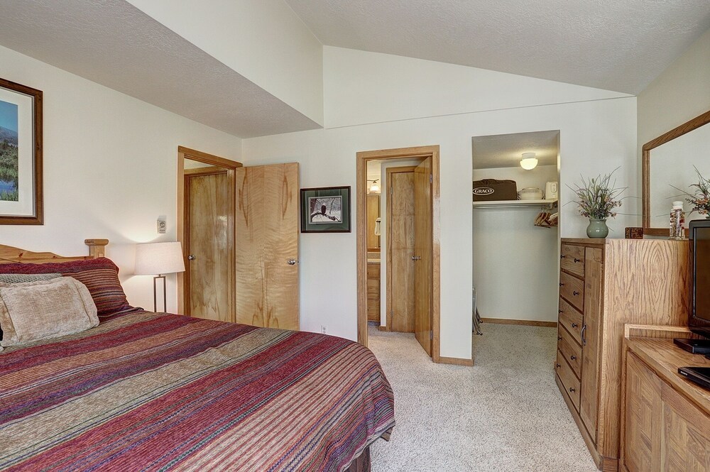 The Pines - Keystone Ski Resort CO Vacation Lodging