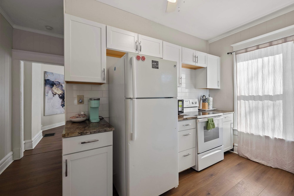 Summit Scholars Suites For 12!