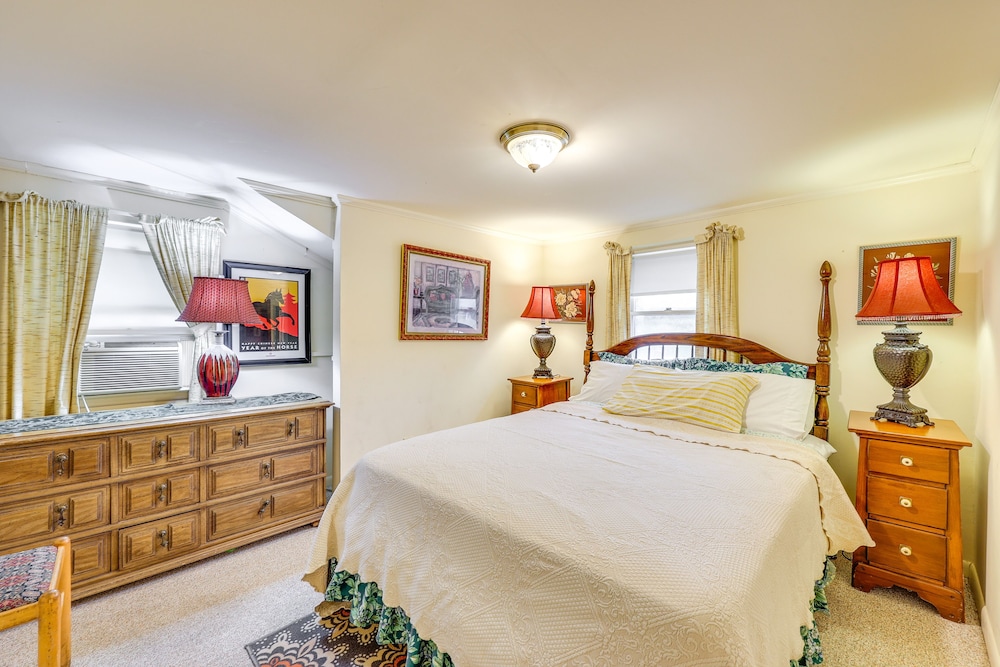 Eureka Springs Vacation Rental < Half-mi to Dtwn! view 3