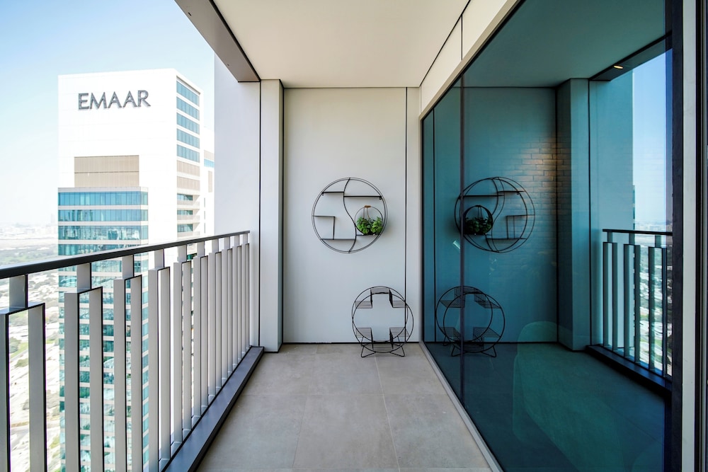 PVH - Modern Edgy 1BR - Downtown Views
