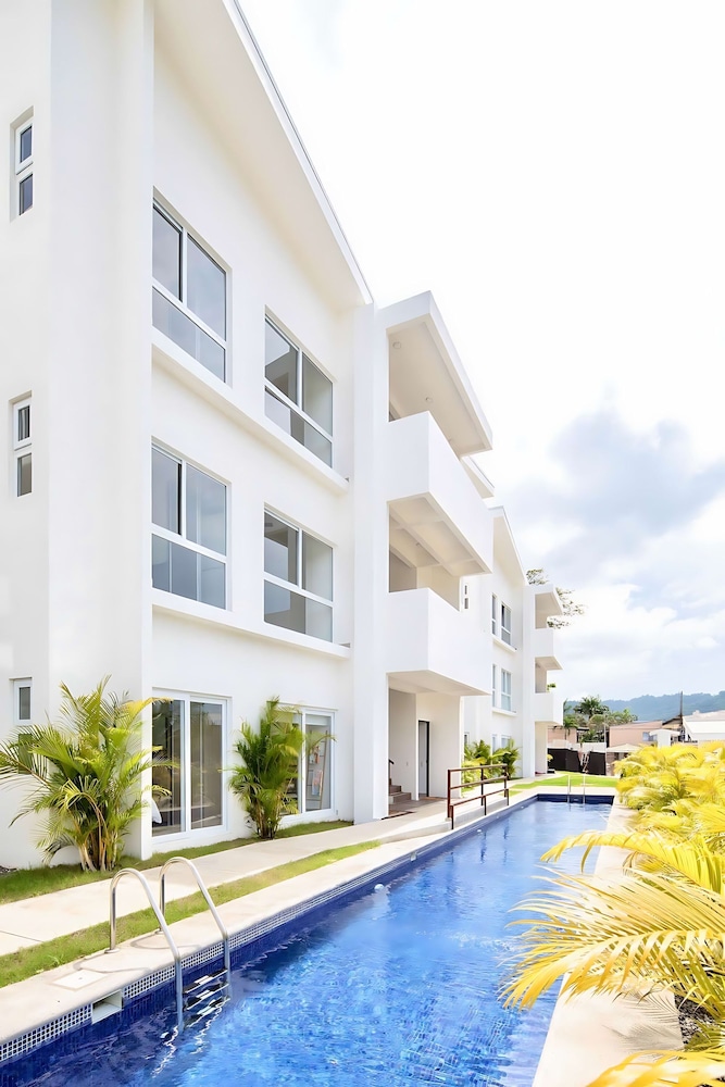 Upstay - Modern Jaco Beach Apartment With Pool