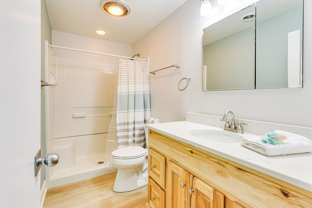 Pool Access + Pet Friendly: Condo in Hilton Head