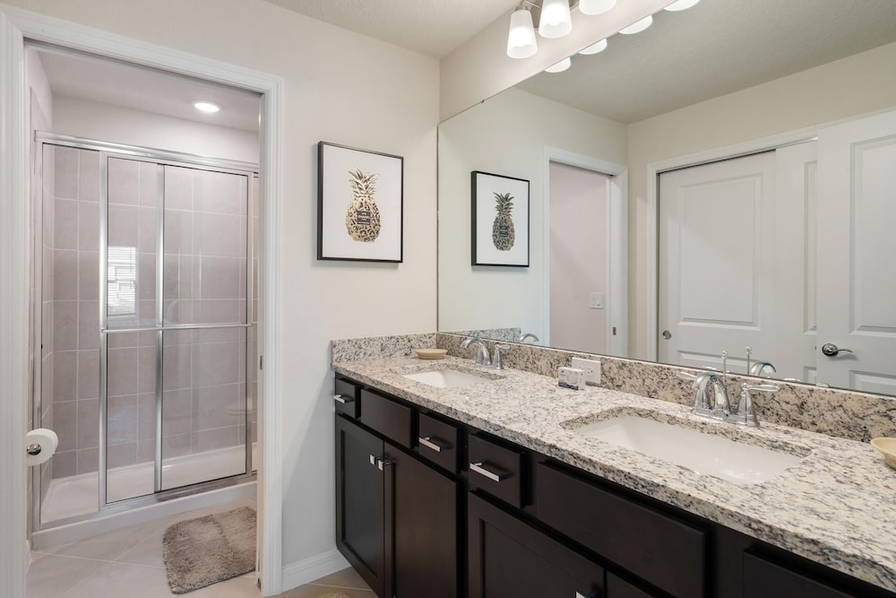 Windsor Cay Resort 5 Bedroom Townhome with Pool 5 Townhouse