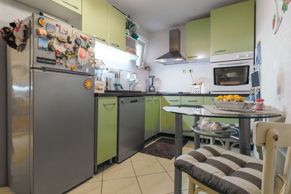 Apartments Bingo / One Bedroom en Split — kitchen