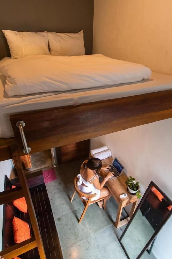 The Moon House for Entrepreneurs
