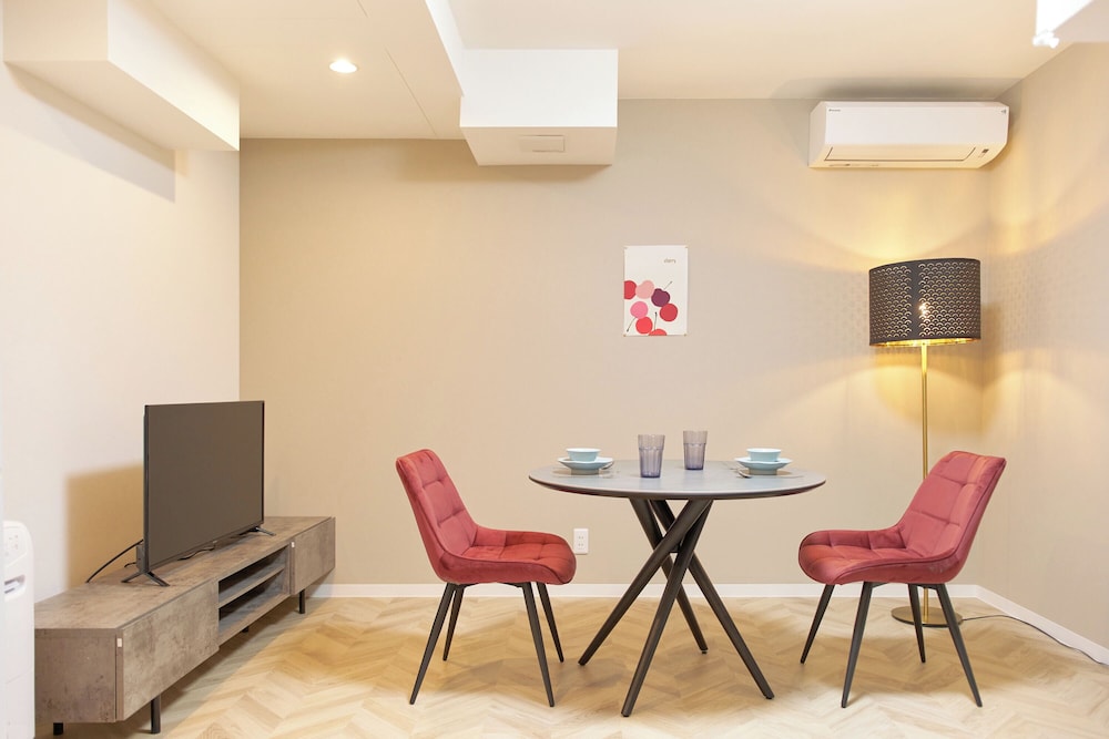 The under suite residence Ikebukuro by Tranova