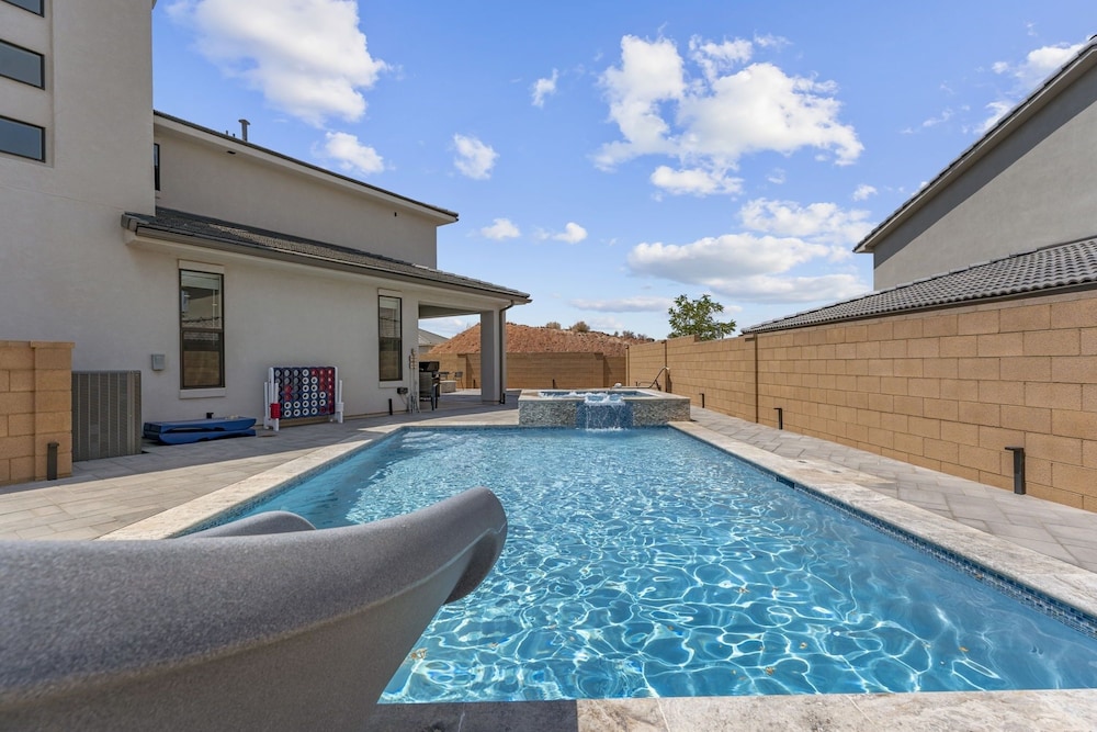 The Splash Yard 5 Bedroom Home