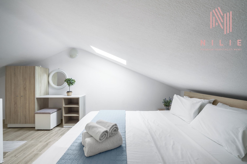 Azur Residences, Nilie Hospitality MGMT