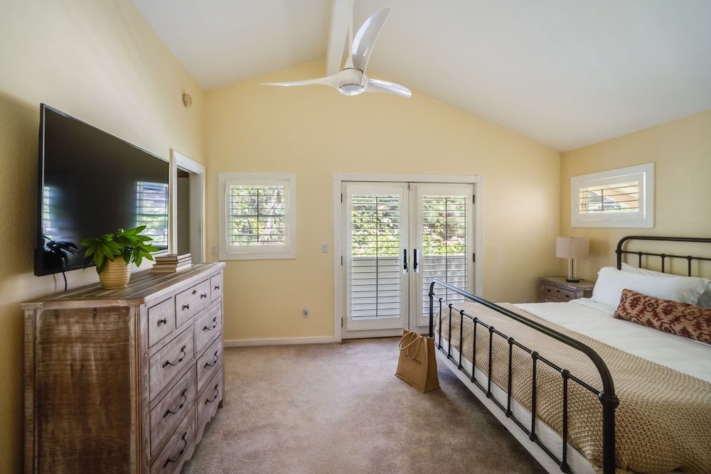 Le n by Avantstay Private Breathtaking Character Cottage w Pool Hot Tub