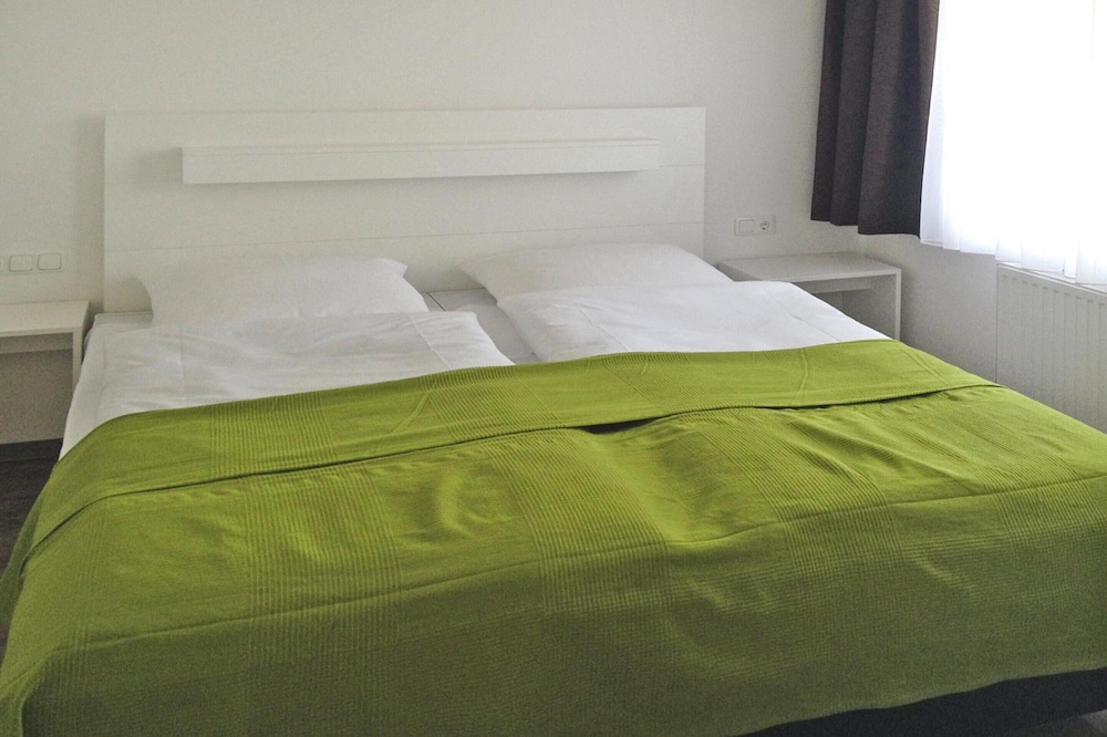 Aparthotel by Lake Heidensee With Boat Rentals