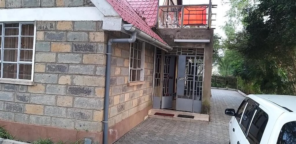 Lux Suites Weavers Haven Guest House