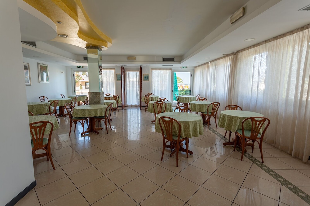 HOTEL ROMA