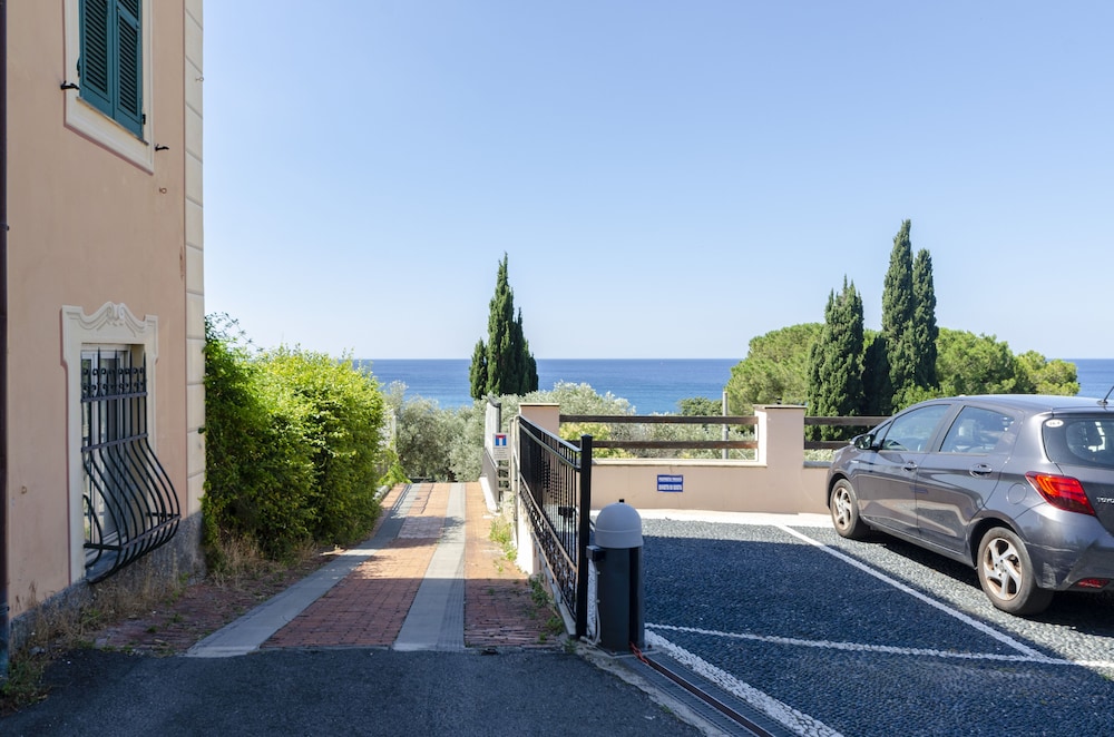 JOIVY Villa W/Superb View And Private Garden In Mulinetti view 4