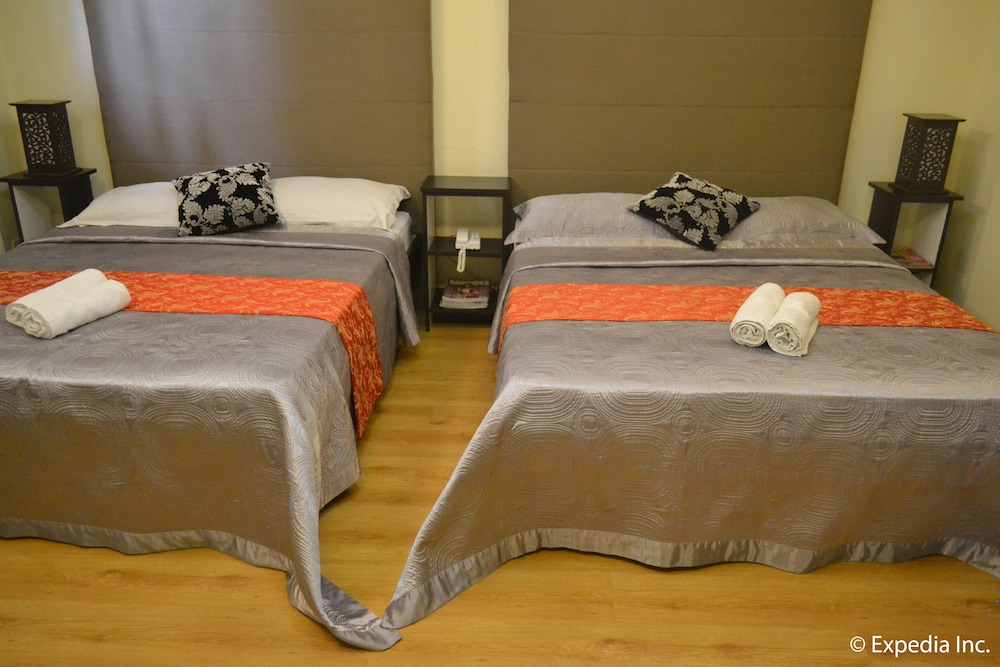 Twin Pines Suites