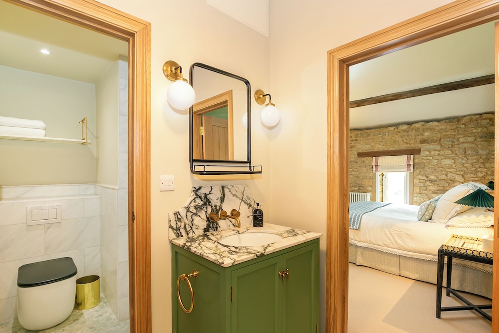 Stunning 4BD Family Home Near Banbury