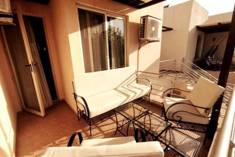 Turtle Bay Holiday - Sleeps 4, Pools & Sea View