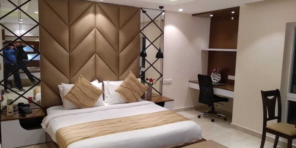 Hotel Akash Sarovar