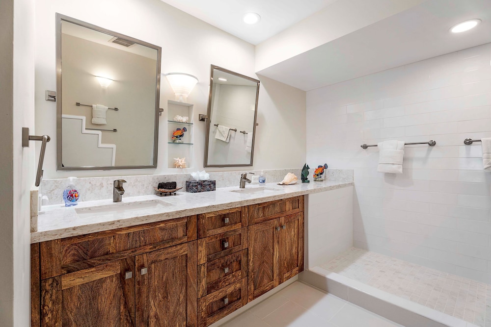 Top Floor Rental - Ocean Views - Vrkcv