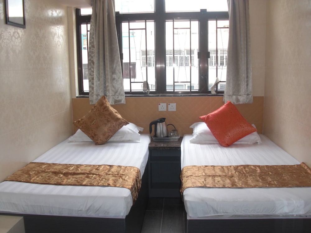 Empire Commercial Hotel