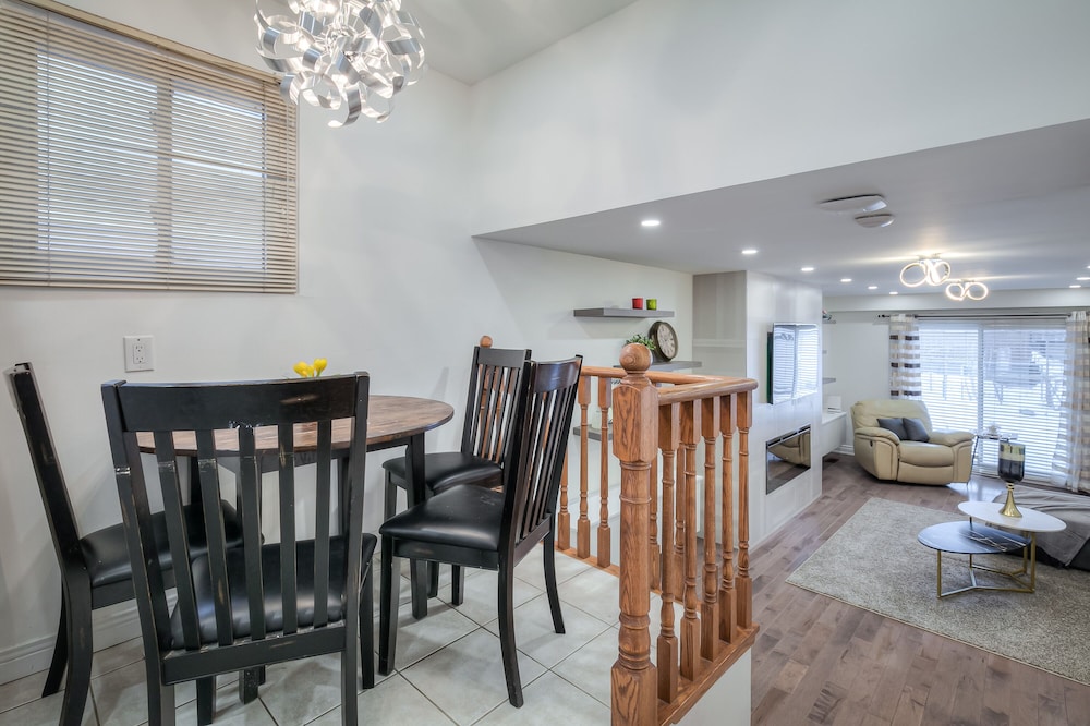 Spacious Breathtaking 4br Villa in the heart of Toronto