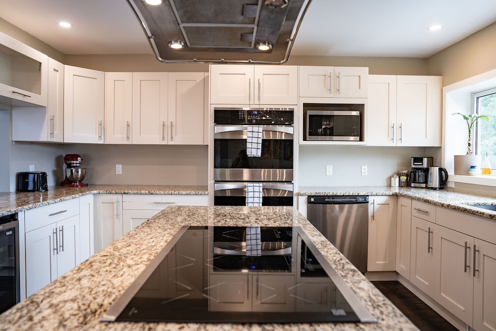 Revelstoke Lakehouse by Revelstoke Vacations