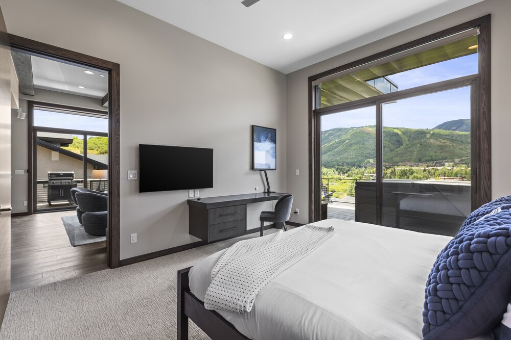 Nine Peaks 4 Bedroom Home