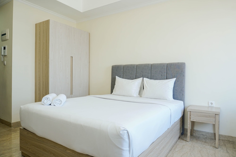 Cozy and Furnished Studio at Menteng Park Apartment view 4